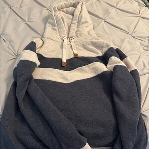 Wanakome Blue and Cream Hooded Sweater